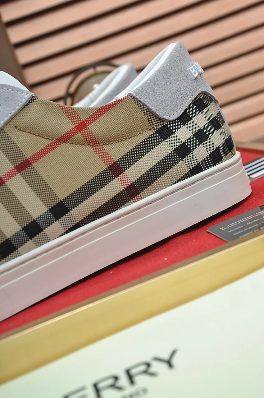 Men's shoes💰480💶[Burberry] (cowhide lining) classic low-top sneakers｜Imported cowhide with classic plaid fabric｜Cow leather lining｜Original outsole｜Fine workmanship and comfortable to wear Size: 38-44 (customized at 45)